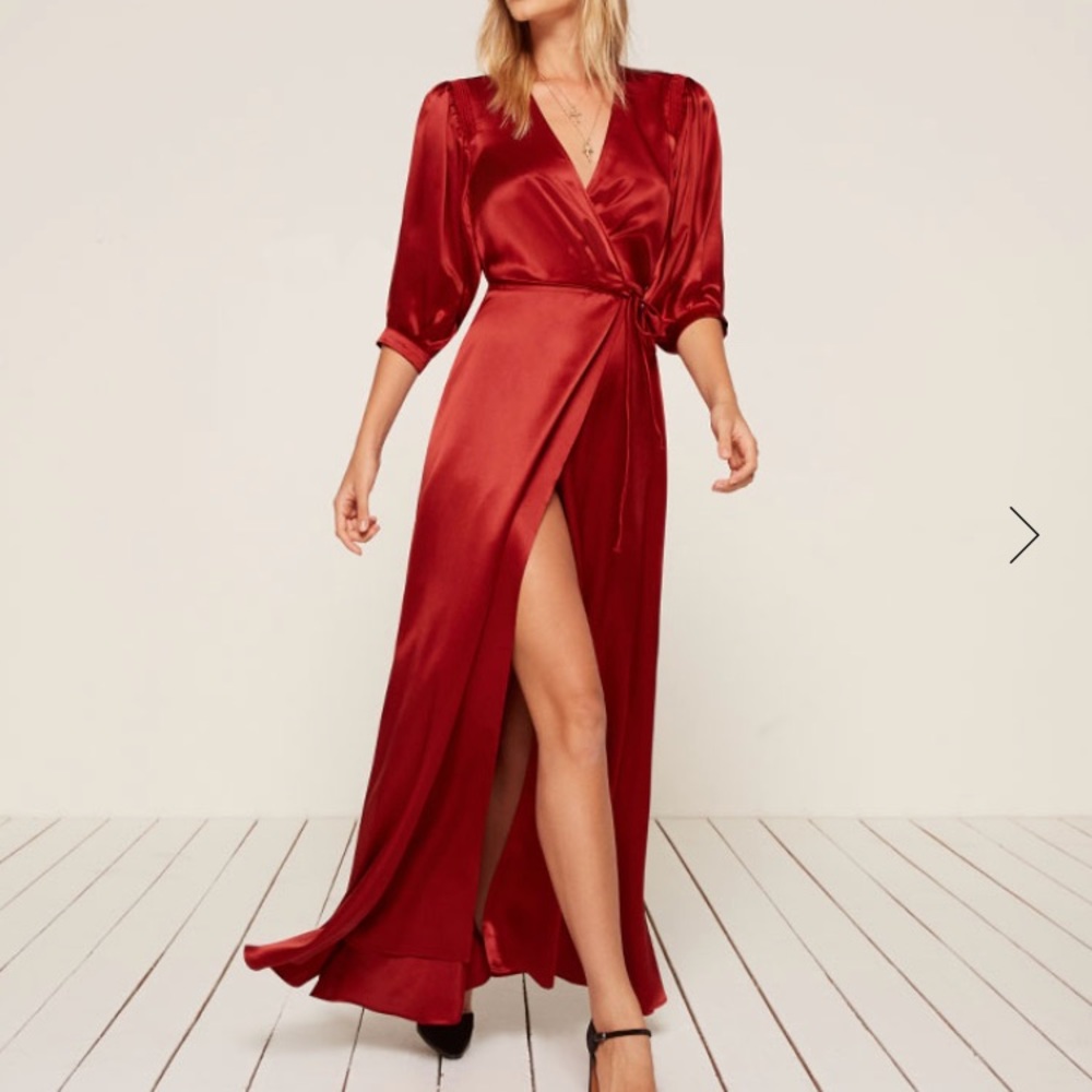 Olivine dress in crimson, size small.